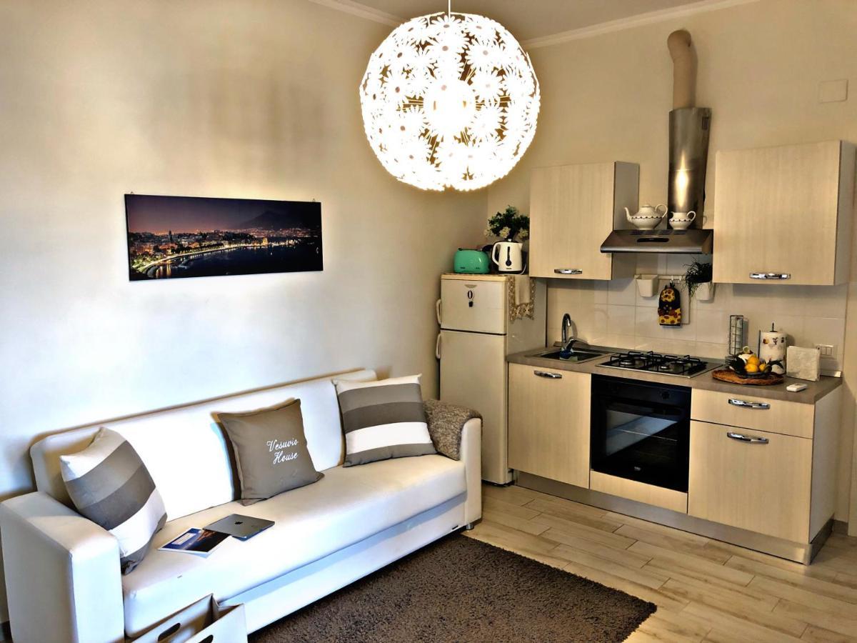 Vesuvio House Appartamento Indipendente E Centrale Сант'Агнело Екстериор снимка