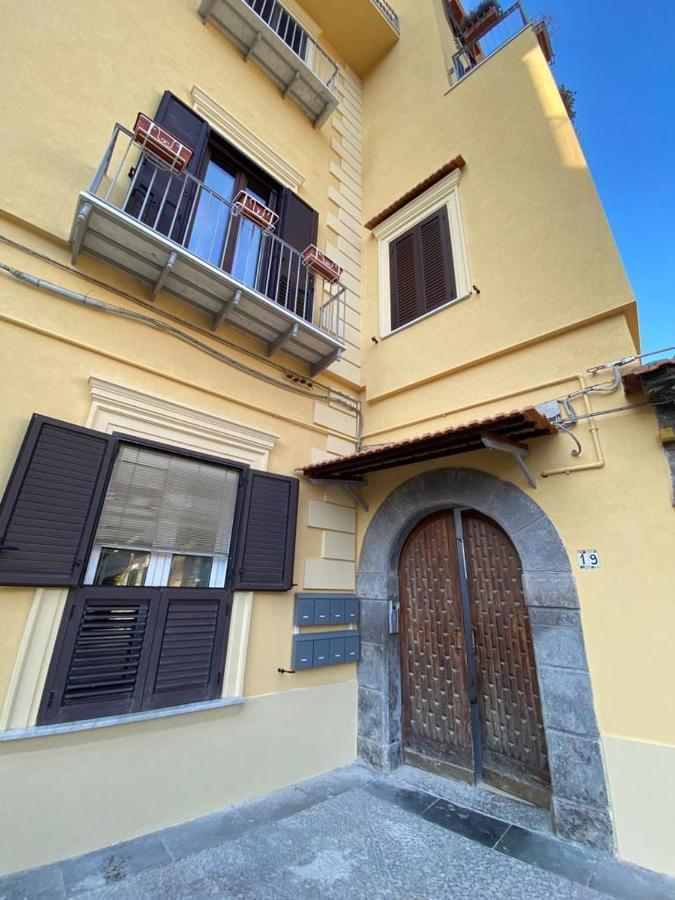 Vesuvio House Appartamento Indipendente E Centrale Сант'Агнело Екстериор снимка